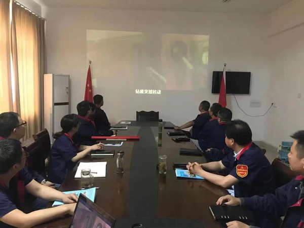 第二建筑工程事業(yè)部召開“強化意識、防控風險”動員會