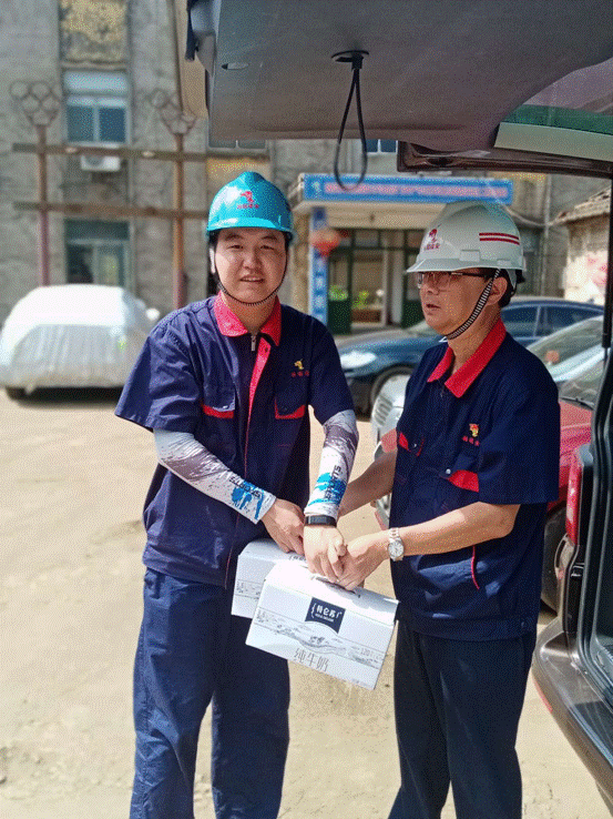 公司黨委書記到金磊項(xiàng)目部開展工作調(diào)研 公司黨委書記到金磊項(xiàng)目部開展工作調(diào)研