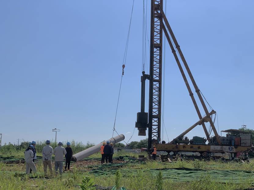 金冠銅業(yè)12萬(wàn)噸硫酸倉(cāng)儲(chǔ)項(xiàng)目打下第一根試驗(yàn)樁 金冠銅業(yè)12萬(wàn)噸硫酸倉(cāng)儲(chǔ)項(xiàng)目打下第一根試驗(yàn)樁